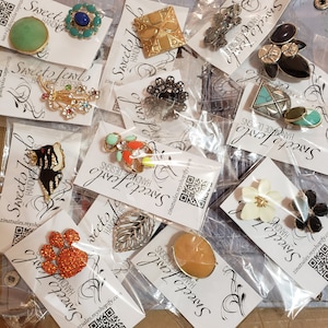 Retro,Costume,Vintage Style Brooches Bundle Of 12 Pieces
