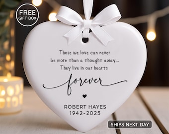 Adorno navideño conmemorativo: recuerdo personalizado de condolencias con nombre y fechas - Adorno "En memoria amorosa"