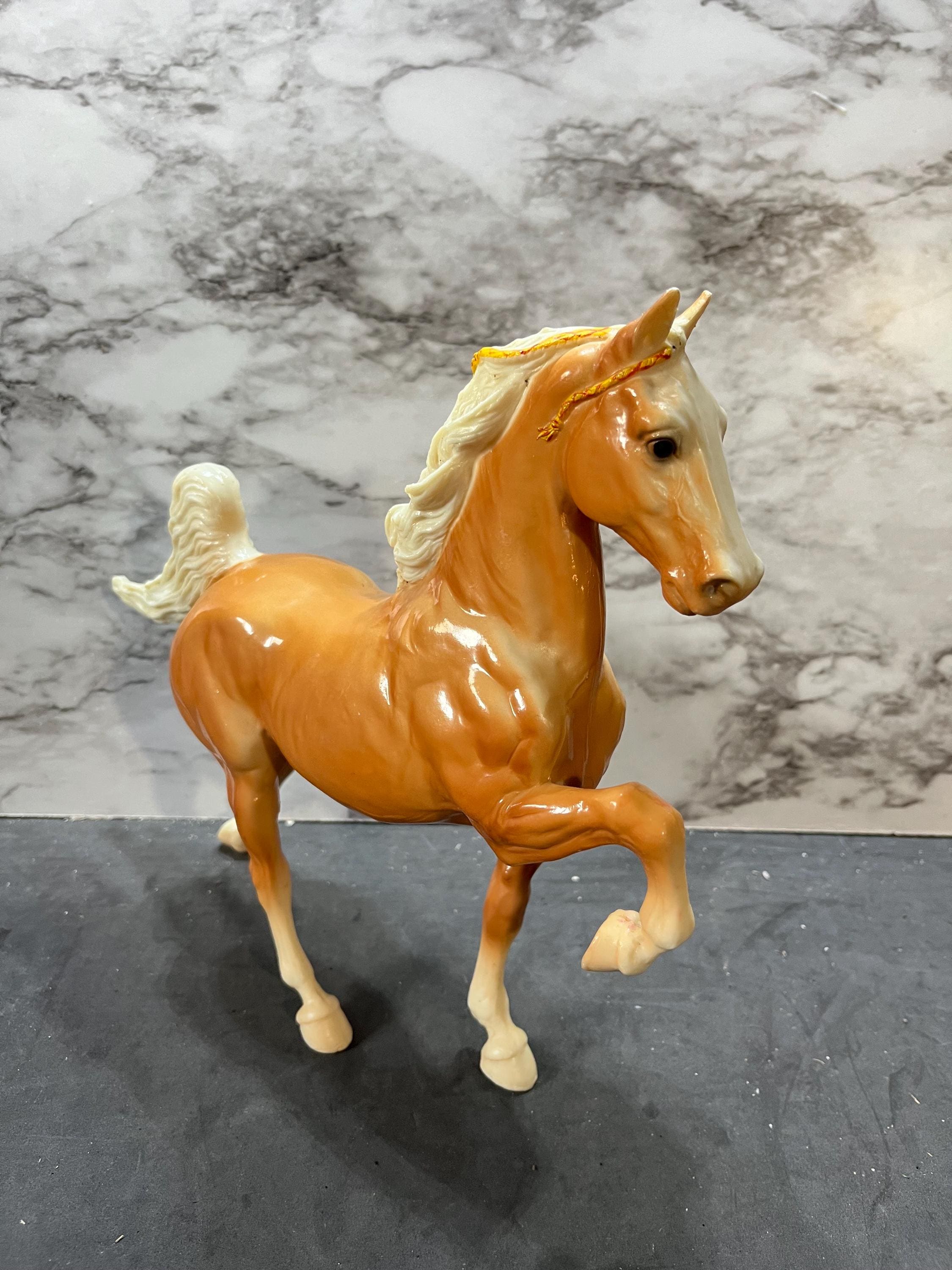 Breyer Horse Display - Etsy