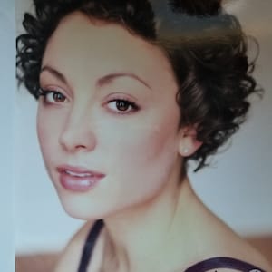Leah Gibson autographed 8x10 Photo