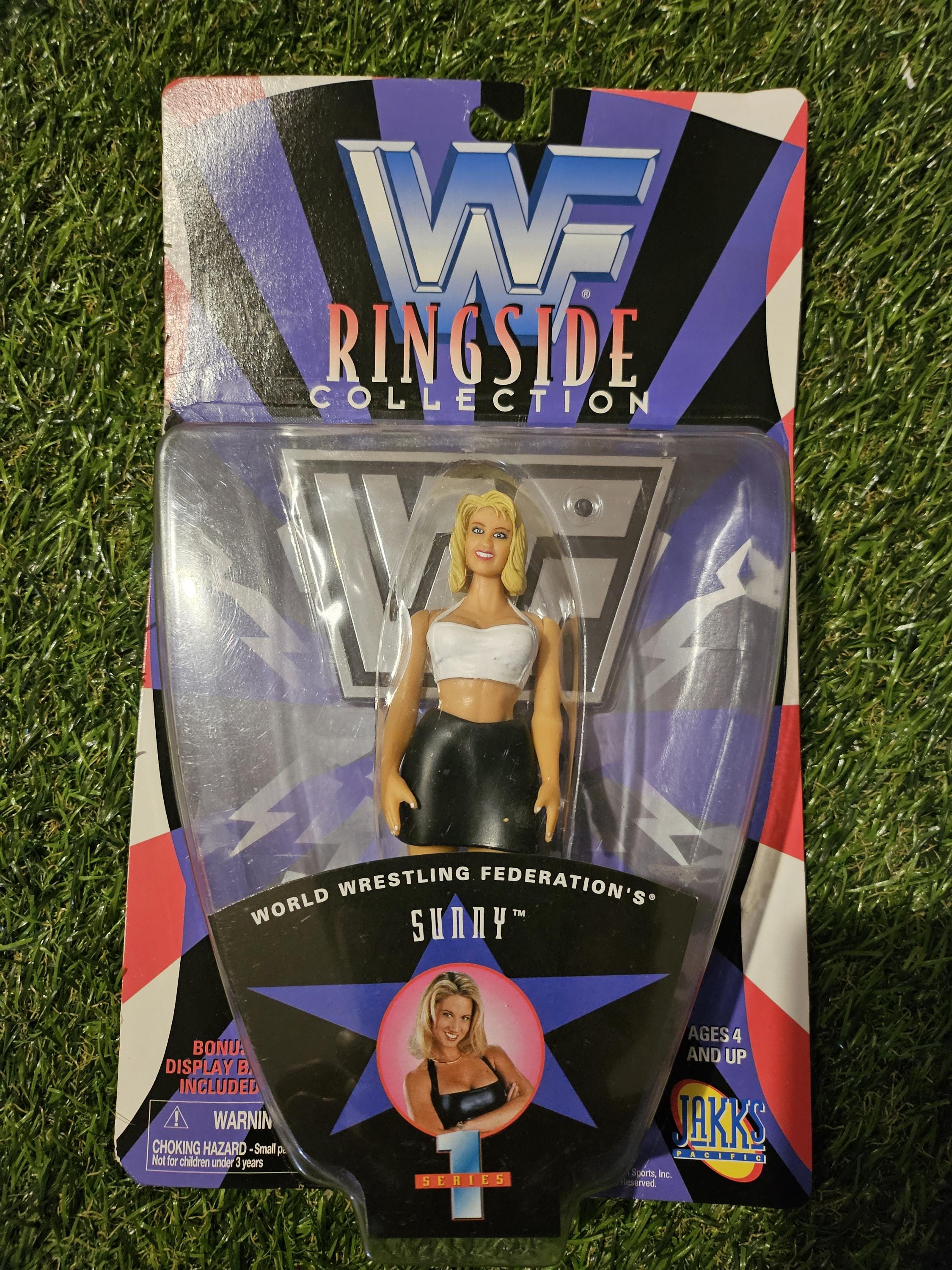 1997 Jakks Pacific WWF Ringside Collection Series 1 Sunny