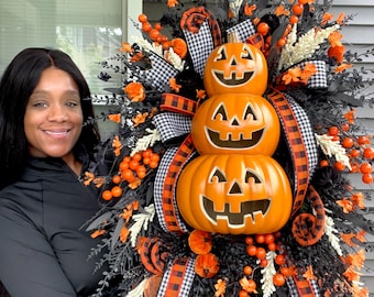 Halloween Swag, Spooky Halloween, Black Orange Wreath, Halloween Skeleton Wreath, Trick or Treat, Home Decor Halloween, Whimsical Wreath