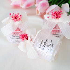 Personalisierte Hochzeitskerze Gastgeschenke: Benutzerdefiniertes Label, Band & Mica Box