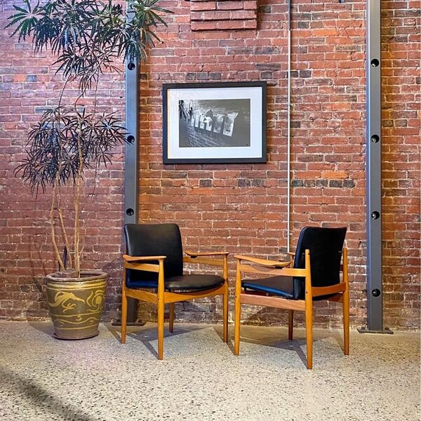 Pair of 1960s Danish Teak and Leather Chairs by Finn Juhl for France & Son