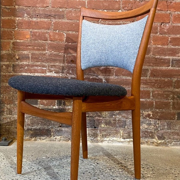 Finn Juhl SW86 Chair in Teak and Wool