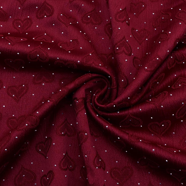 Tela de Tencel jacquard con diamantes de imitación termoadhesivos precortados en forma de corazón - 63 x 19,68 pulgadas (160 x 50 cm) Telas de poliéster para manualidades DIY hechas a mano precortadas 2#red,50*160cm discontinuous