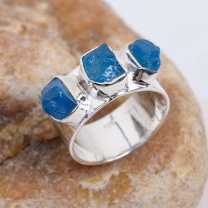 Neon Apatite Silver Ring, Apatite Ring, Raw Apatite Silver Ring, 925 Sterling Silver Handmade Ring, Stunning Silver Ring Size 8 US - RR105