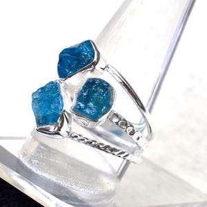 Neon Apatite Silver Ring, Apatite Ring, Raw Apatite Silver Ring, 925 Sterling Silver Handmade Ring, Stunning Silver Ring Size 7 US -RR036