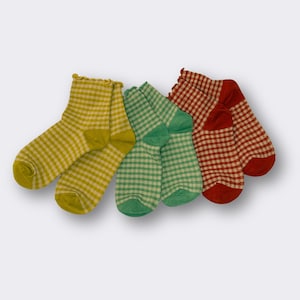Minigooose | Checker Ruffle Short Crew Socks