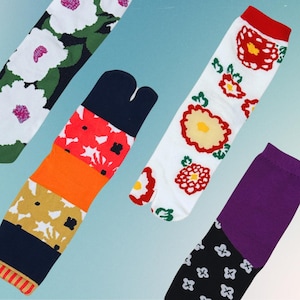 Minigooose | Tabi Split toe Flower Socks