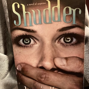 Shudder by Jennie Hansen- Paperback