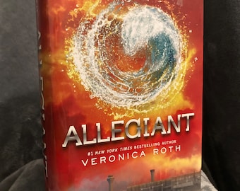 Allegiant by Veronica Roth - Hard Cover