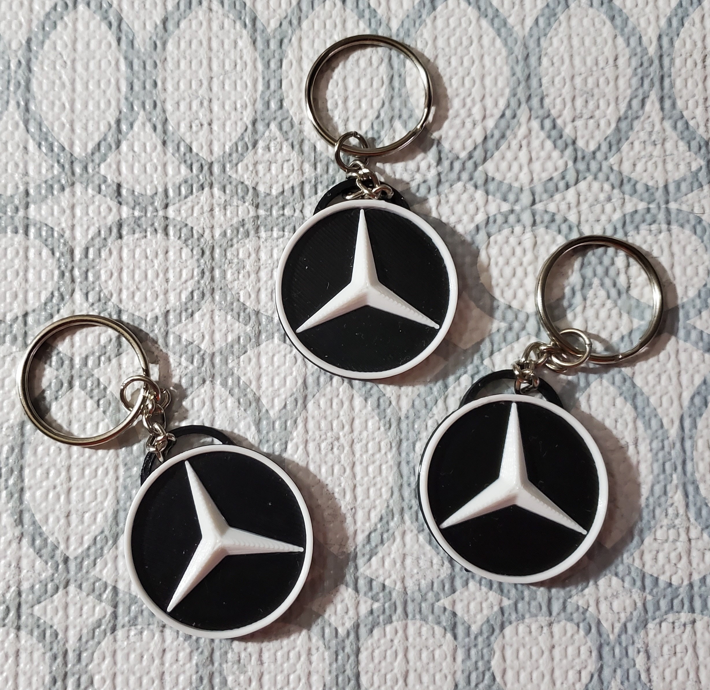 2 pieces car logo keychain accessories keyring black Mercedes Benz