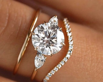 Round Brilliant Cut Three Stone Ring Pear Cut Ring 18K Gold Ring Moissanite Engagement Ring Diamond Ring Wedding Statement Ring for Bridal