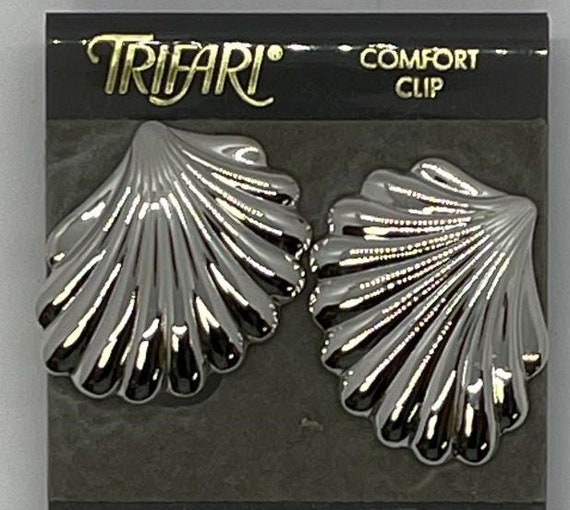 Vintage Trifari silver earrings, antique silver s… - image 1