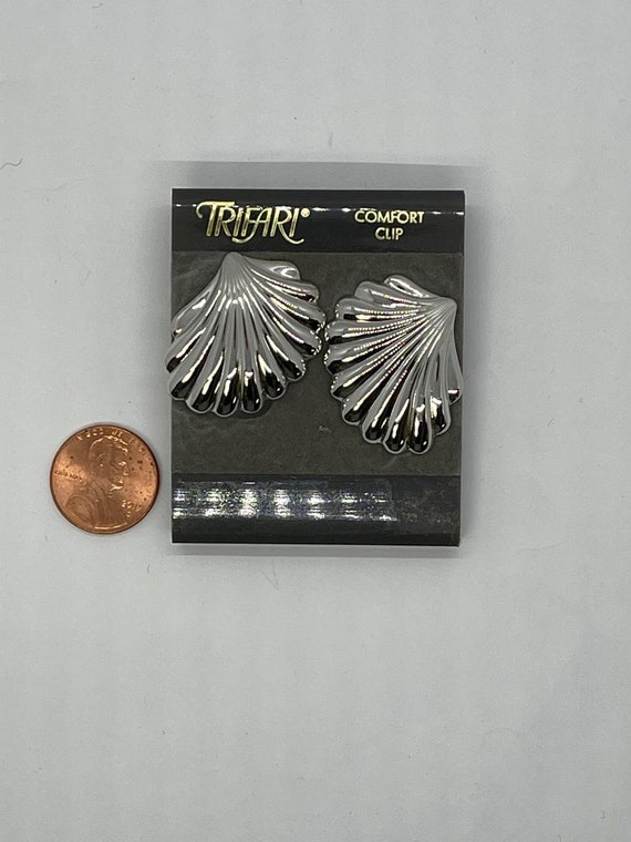 Vintage Trifari silver earrings, antique silver s… - image 5