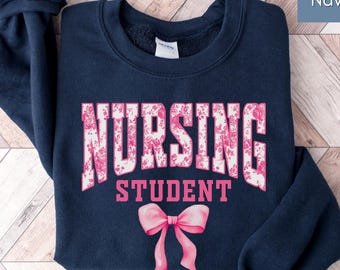 Bluzy dla studentek pielęgniarstwa Prezent dla studentki pielęgniarstwa Prezenty dla studentek pielęgniarstwa Prezent dla szkoły pielęgniarskiej Koszulka dla studentki pielęgniarstwa Przyszła pielęgniarka