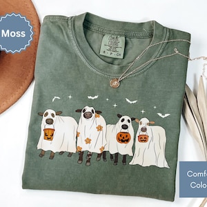 Cute Cow Ghost Halloween Shirt, Cow Halloween Tee, Spooky Ghost Tshirt, Highland Cow Lover Retro Halloween T-shirt Spooky Season Fall Shirt
