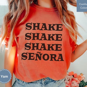 Shake Shake Shake Señora Halloween Shirt, Funny Halloween Tee, Halloween Movie Sweatshirt, Spooky Season Hoodie, Horror Tshirt Fall T-shirt