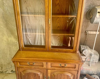 Oak Dresser (Delivery at extra cost) - Excellent condition