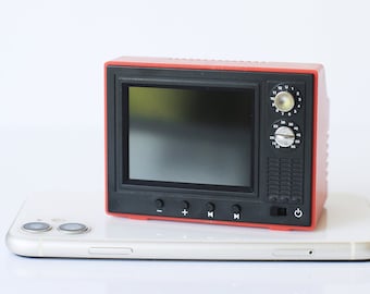 Vintage Small Roadstar Tv/ Portable Tv/ Small Tv/ Roadstar Tv