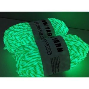 Glow in The Dark Yarn, 3 Rolls DIY Glow Yarn, Glow in The Dark Yarn for  Crochet, Glow Yarn for Knitting, Crocheting, Crafts Sewing Beginners  (Blue,1