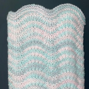 Easy Wave Baby Blanket - PDF Knitting Pattern - Easy to follow pattern