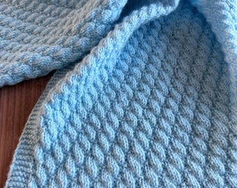 Copertina per neonato con motivo a trecce finte - Lavorazione a maglia per principianti - Design testurizzato - Plaid - Modello PDF