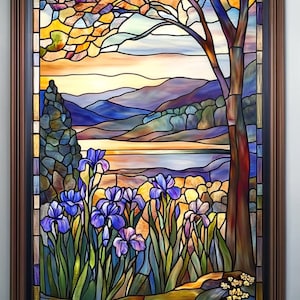 Puede incluir: Una ventana de vitral que representa un paisaje con un árbol, montañas, un río e iris. Los colores son vibrantes e incluyen tonos de azul, verde, amarillo y morado.