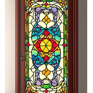 Puede incluir: Un diseño de ventana de vitral con un patrón geométrico colorido con tonos de rojo, amarillo, azul, verde y morado. El diseño es simétrico y presenta un círculo central con un patrón de estrella.