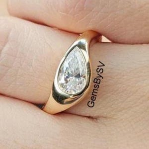 East To West Style Moissanite Diamond Ring, 10k Gold Stunning Anniversary Ring, Flush Set 10x7 MM Pear Cut Ring, Curved Band Bridesmaid Ring