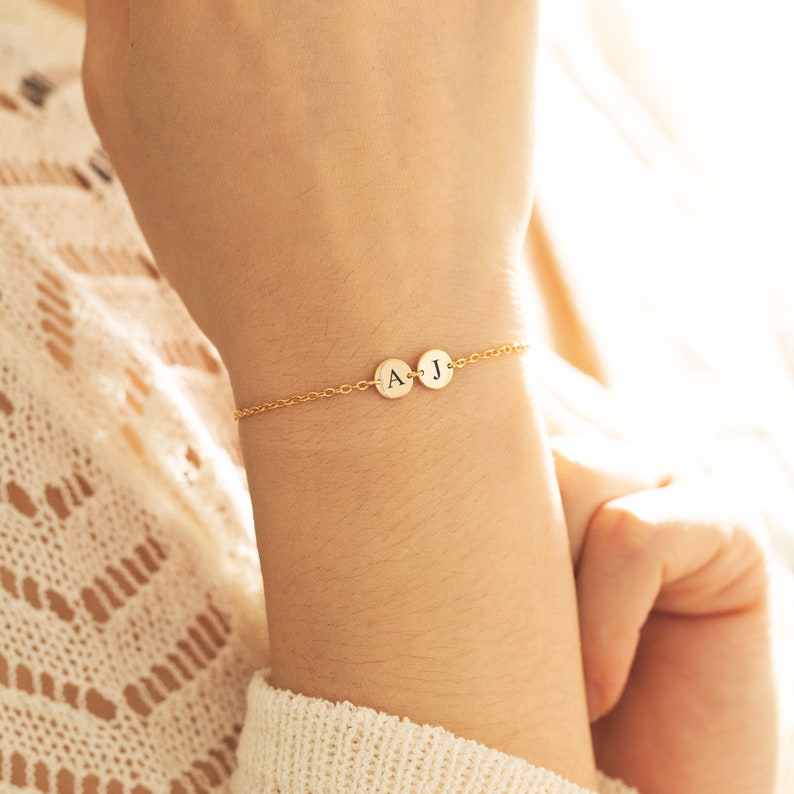 Custom Initial Bracelet,Personalised Jewellery,Mothers Bracelet,Gold Bracelet for Women,Family Letter Name Bracelet,Birthday Gift for Her Bild 8