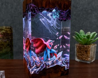 Luminária artesanal de resina inspirada em Super-Herói, luminária decorativa para casa, presente exclusivo, presente de aniversário, presente personalizado de Natal, presente para o pai, presente para ele, presente para crianças.