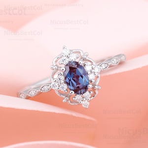 Vintage Oval Lab Created Alexandrite Engagement Ring 925 Sterling Silver moissanite Ring Art Deco Wedding Ring Anniversary Gift Dainty ring