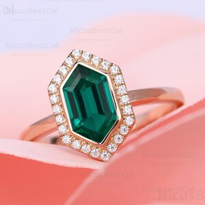 六角形カットの人工エメラルド925スターリングシルバーの婚約指輪アールデコクラスターモアッサナイトの記念指輪グリーンの宝石リングギフト