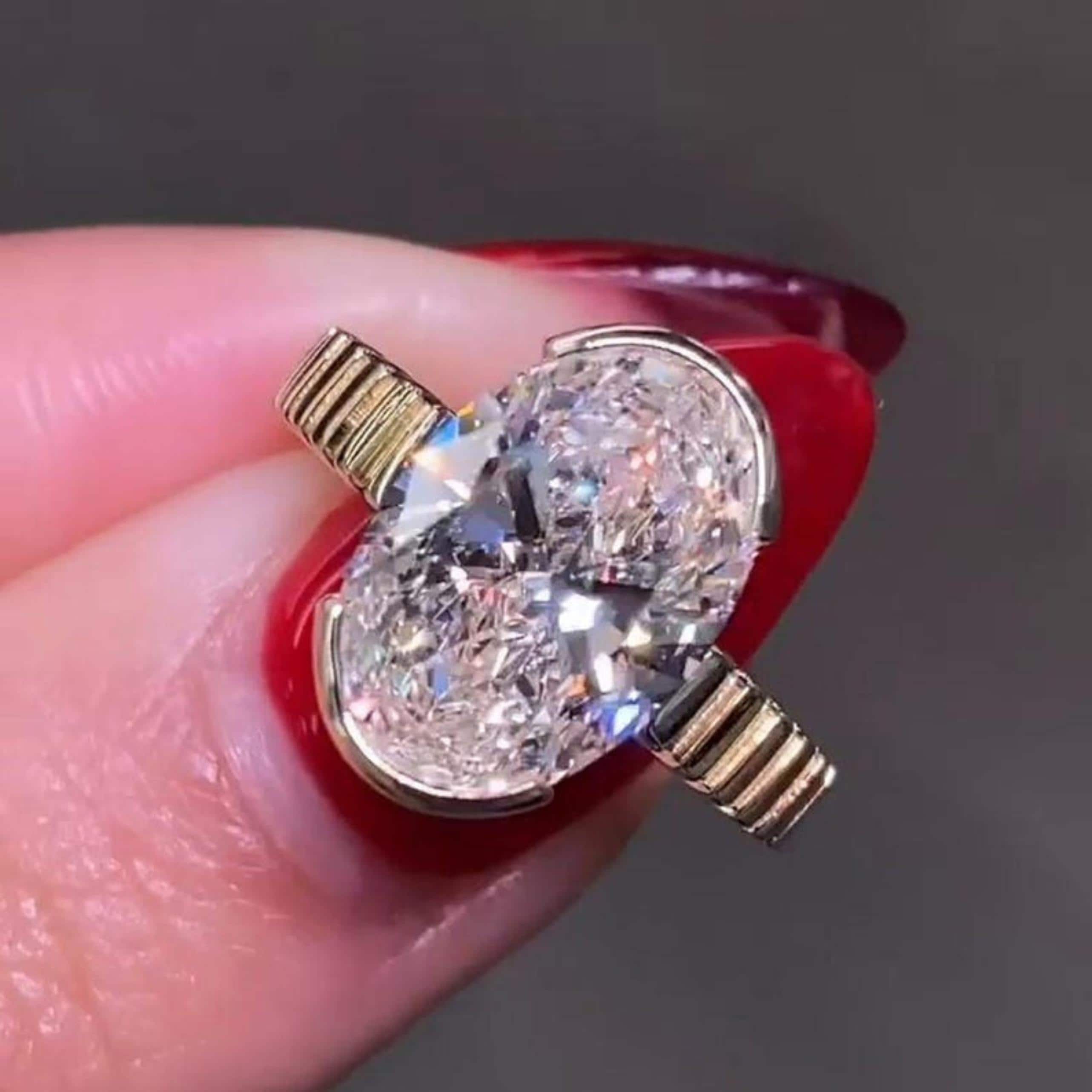 5.00 CT オーバルカット モアッサナイト ダイヤモンド エレガントな