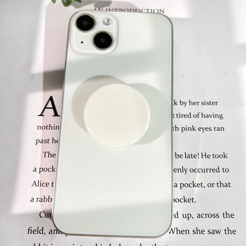 Simple Solid Color Mobile Phone Grip, Transparent Resin Round Bracket, Folding Elastic Base, iPhone Mobile Phone Grip, Desktop Stand image 7