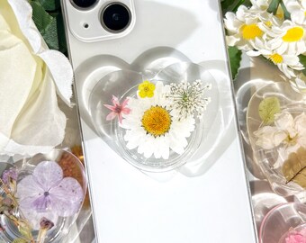 Pressed Flowers Phone Grip, White Heart Shaped Daisy Real Flower Mobile Phone Holder, Transparent Resin Folding Elastic Base, Kindle stand