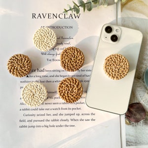 Round Rattan Cell Phone Grip, Hand-Woven, White or Brown, Simple and Fashionable, Foldable Elastic Base, Suitable for Any Phone Model