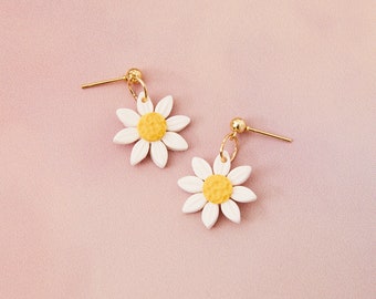 Daisy Flower Gold Stud Earrings, Flower Stud Earrings, Daisy Polymer Clay Earrings