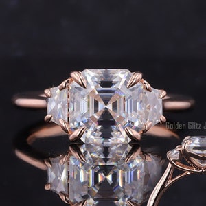Asscher Cut Lab Diamant Verlobungsring: 18k Gold Drei-Stein-Ring