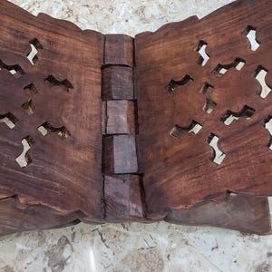 Supporto per libri Geeta, supporto in legno per Bibbia/Corano, fatto a mano a Vrindavan, regalo religioso, porta libri, supporto per libri, Hare Krishna,