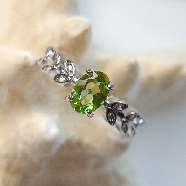 Silver Sterling 925 Ring Peridot Olivine Healing Engagement Ring Gift For Birthday Health Gift Idea For Wedding Anniversary Gift For Wife