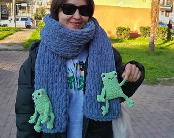Funny Leggy Froggy Plushie Hand Knit Scarf, Frog Amigurumi Crochet Scarf, Knit Frog Scarf, Frog Knit Soft and Fluffy Winter Scarf