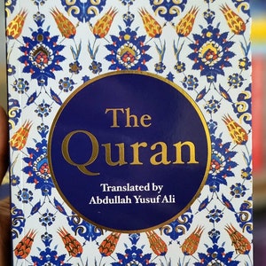 THE HOLY QURAN Medium Size Translation By Abdullah Yusuf Ali - (7x4.8x1)inch - Paperback