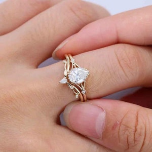 Pear Moissanite Engagement Ring Set Vintage Gold Dainty Moissanite Wedding Rings Women Bridal Set Unique Promise Anniversary Gift for her