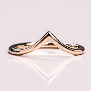 14k/18k Plain Chevron Wedding Band,V Shaped Wedding Band,Vintage Curved Stacking Ring,Solid Yellow Gold Ring,Minimalist Ring,Matching Ring