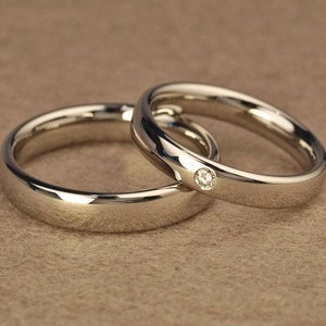 8Kソリッドゴールドの結婚指輪セット、ドームポリッシュの彼と彼女のバンド、大切な記念日の贈り物に最適なカップルリング