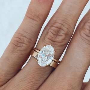 Oval Cut Moissanite Engagement Ring Set, 14K Yellow Gold Oval Solitaire Ring with Matching plain Wedding Band, Bridal Ring Set