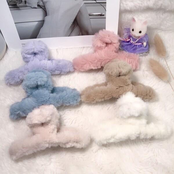 Pom Fur Hair Claw main image 1
